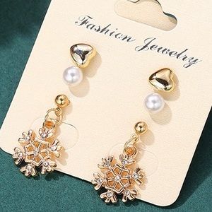 𝐖𝐨𝐦𝐞𝐧𝐬 𝐒𝐧𝐨𝐰𝐟𝐥𝐚𝐤𝐞 𝐞𝐚𝐫𝐫𝐢𝐧𝐠𝐬